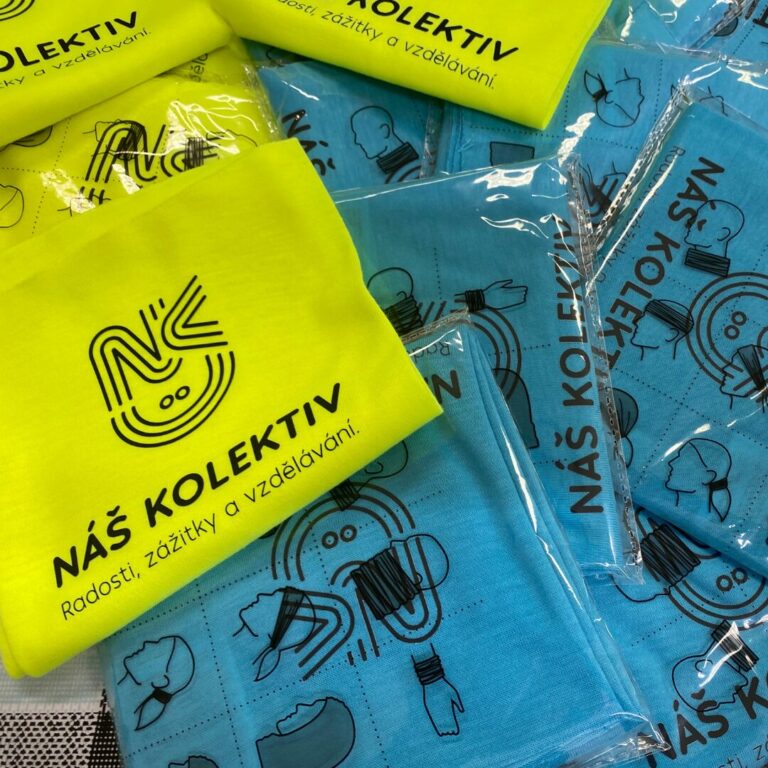 Potisknuté šátky DTF potiskem.